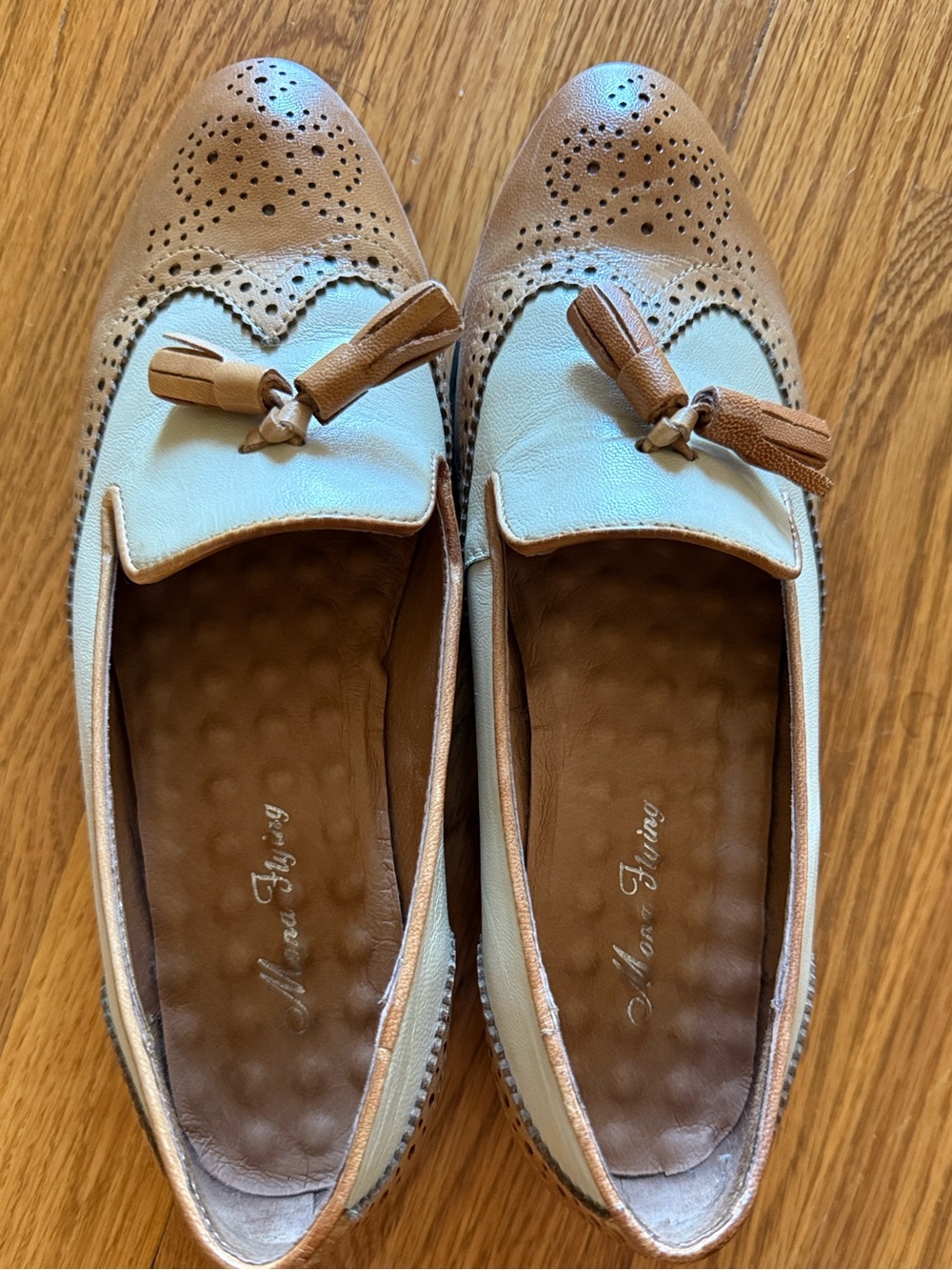 Women's Two-Tone Tan and White Tassel Loafers